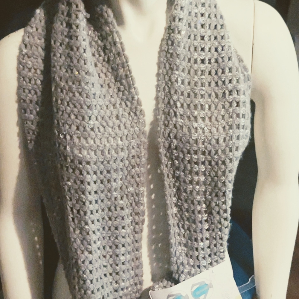 NWT Capelli Kids Loop Scarf One Size. Metallic Thread.